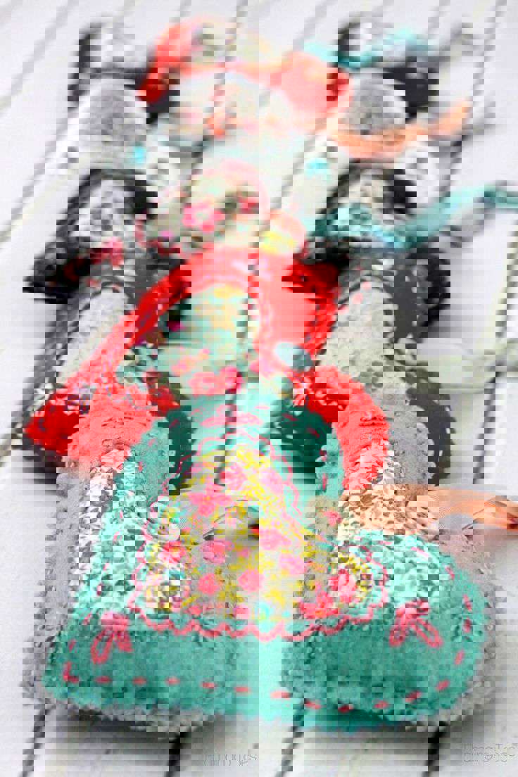 Main image: a selection of handmade, embroidered felt heart sachets for Valentine's Day. An easy embroidery craft you can make for someone special.