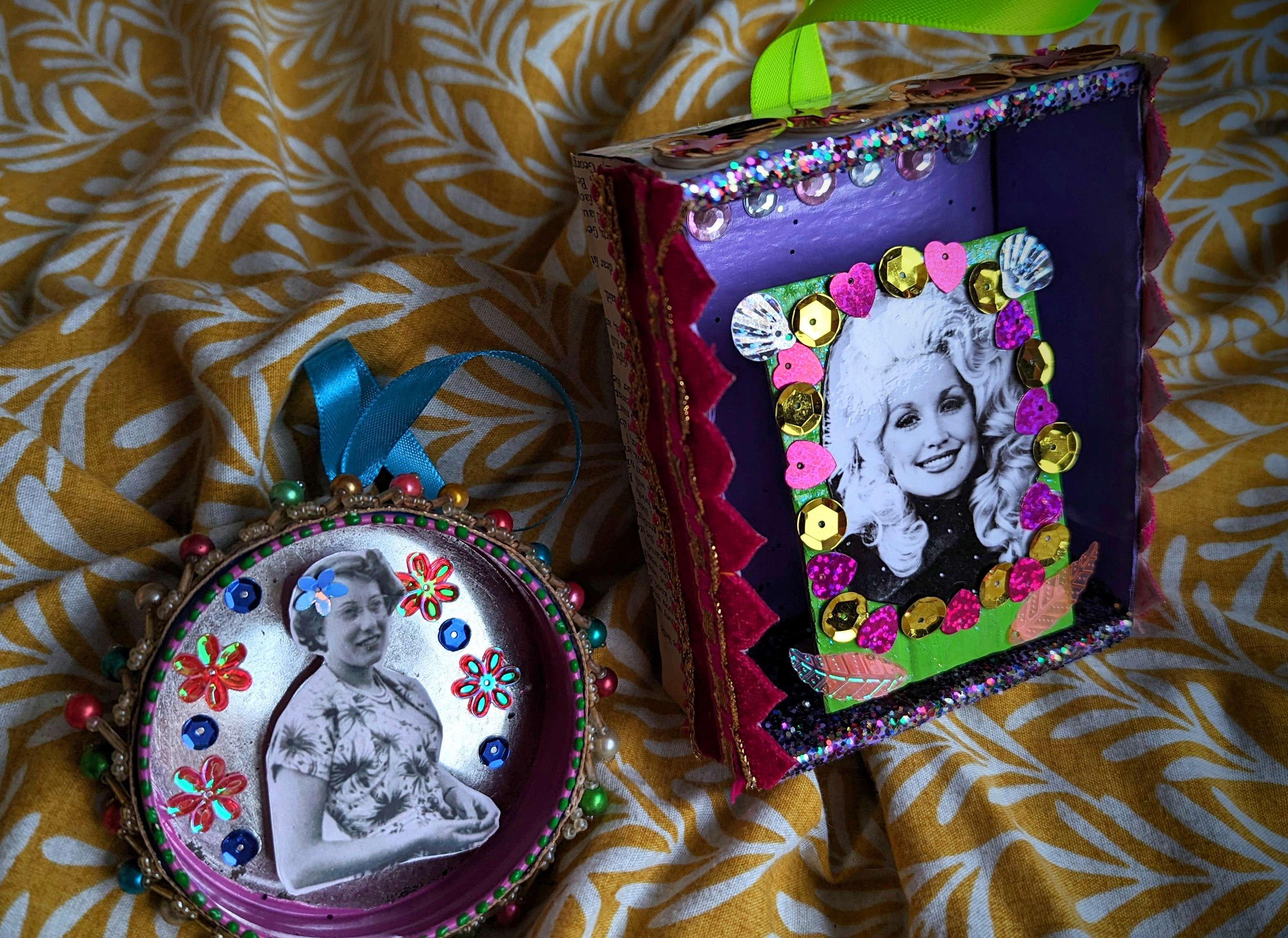 Mexican Inspired Christmas Tree Gifts using a variety of colours and materials displaying two black and white images of famous Mexican females in history against a gold and white fabric background