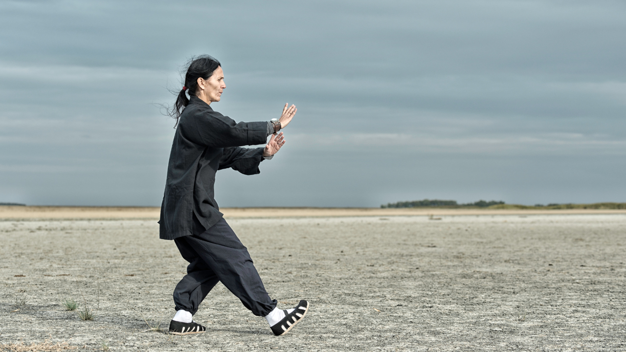Qi Gong Stella Sheldon IMAGE 174823629