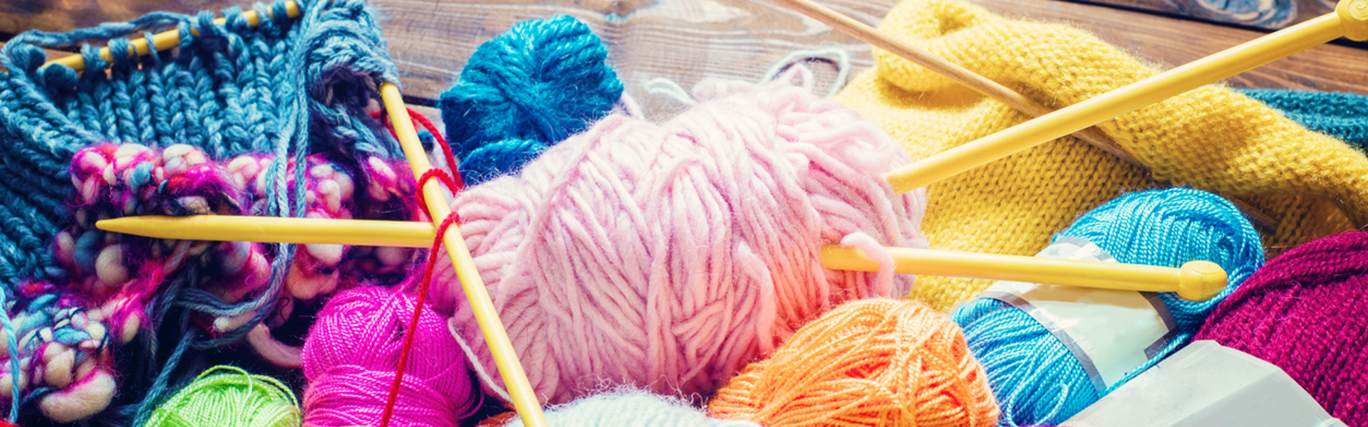 How to Knit - UK Hand Knitting - Istock 501939568